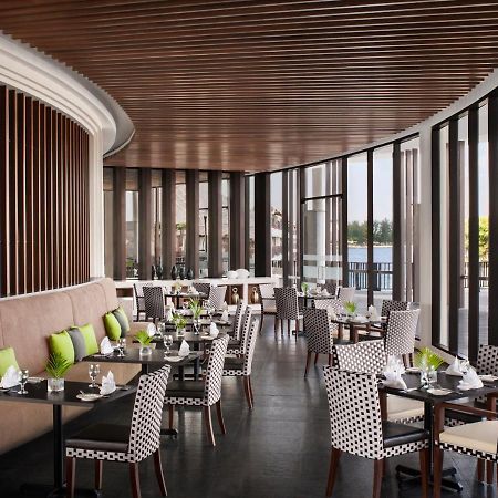 Avani Sepang Goldcoast Resort Kampong Bagan Lalang Dış mekan fotoğraf The restaurant