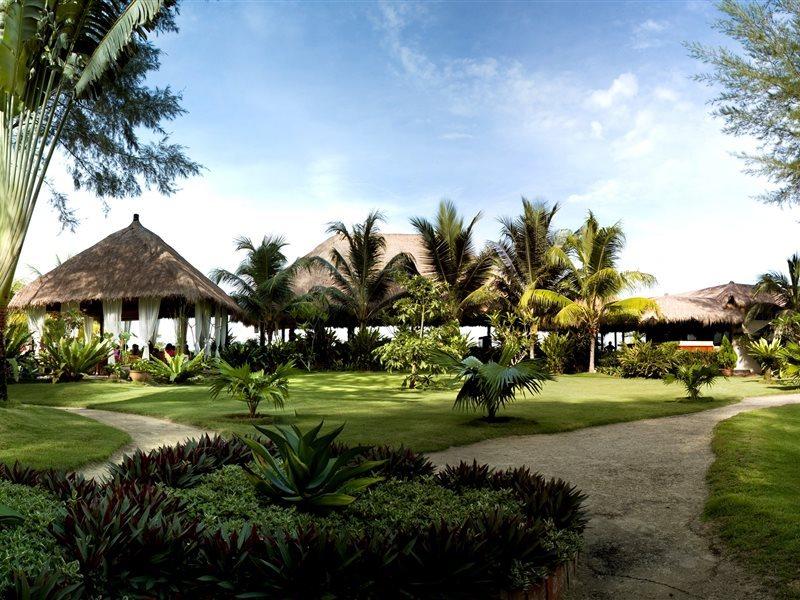 Avani Sepang Goldcoast Resort Kampong Bagan Lalang Dış mekan fotoğraf The resort's main building
