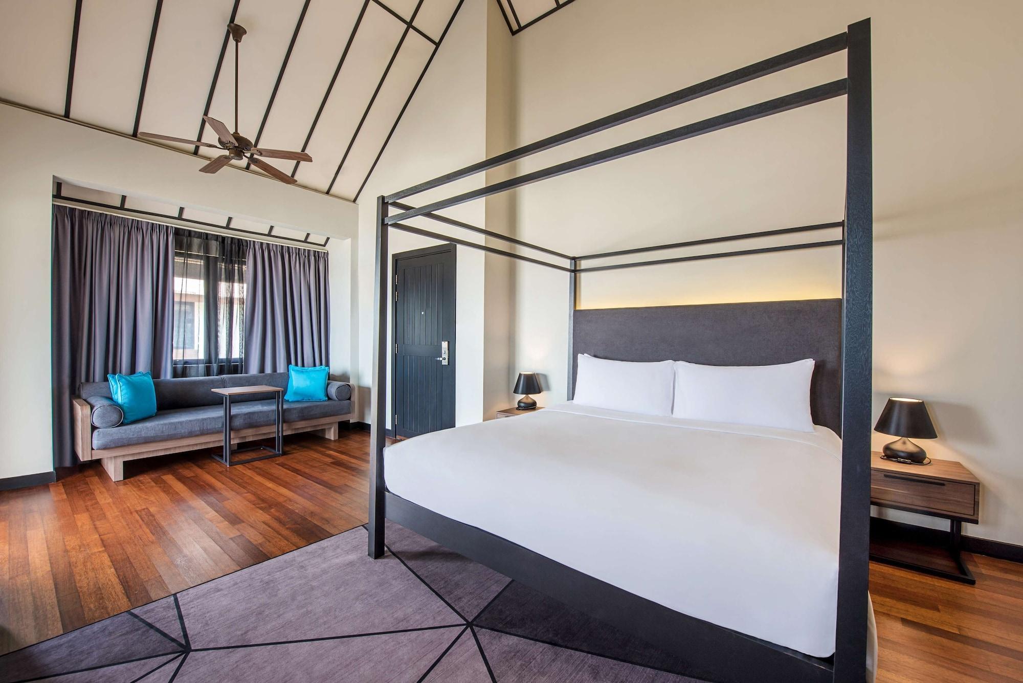 Avani Sepang Goldcoast Resort Kampong Bagan Lalang Dış mekan fotoğraf A bedroom at the hotel