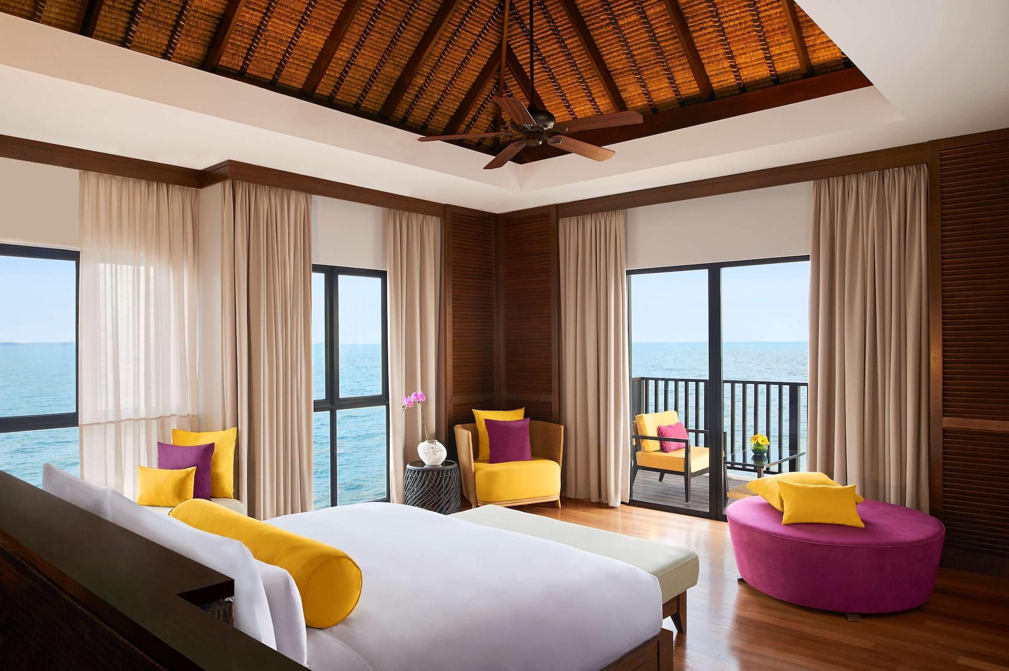 Avani Sepang Goldcoast Resort Kampong Bagan Lalang Dış mekan fotoğraf A bedroom at the hotel